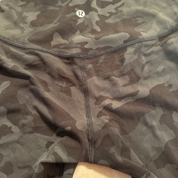 Align Lululemon camo leggings 25” - Picture 2 of 4